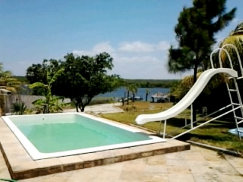 Aproveite um final de semana TOP na Lagoa do Uruaú com sua turma! 2 diárias para até 8 pessoas na Casa da Lagoa por R$650