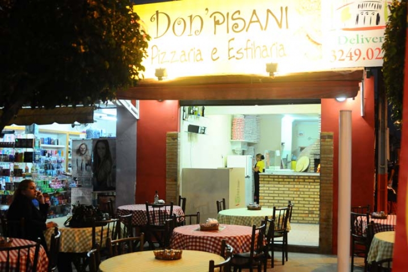 A Don Pisani é um sucesso e toda a cidade sabe! Qualquer Pizza gigante (12 fatias) + 5 esfihas doces por R$21,90. Válido para Delivery!