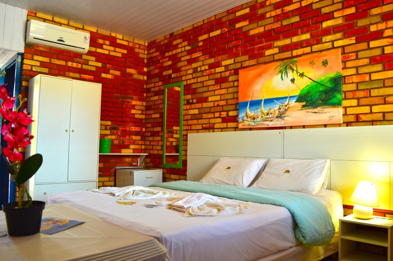 Curta seu fim de semana no melhor hotel de praia de Parajuru! 2 diárias p/ casal e 1 criança de até 5 anos + café por R$280