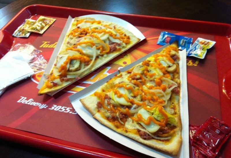 A melhor e mais consagrada pizzaria da cidade! Pizza grande (8 fatias) de até R$42,90 por R$18,90 no Shake Pizza Sul