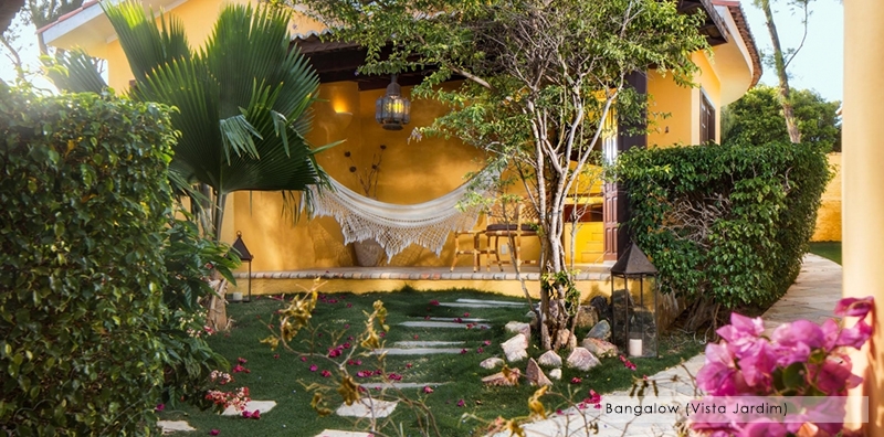 Um dos melhores hotéis da bela Canoa Quebrada ao seu alcance! 2 diárias para casal (de dom a sex) + café no Long Beach por R$299
