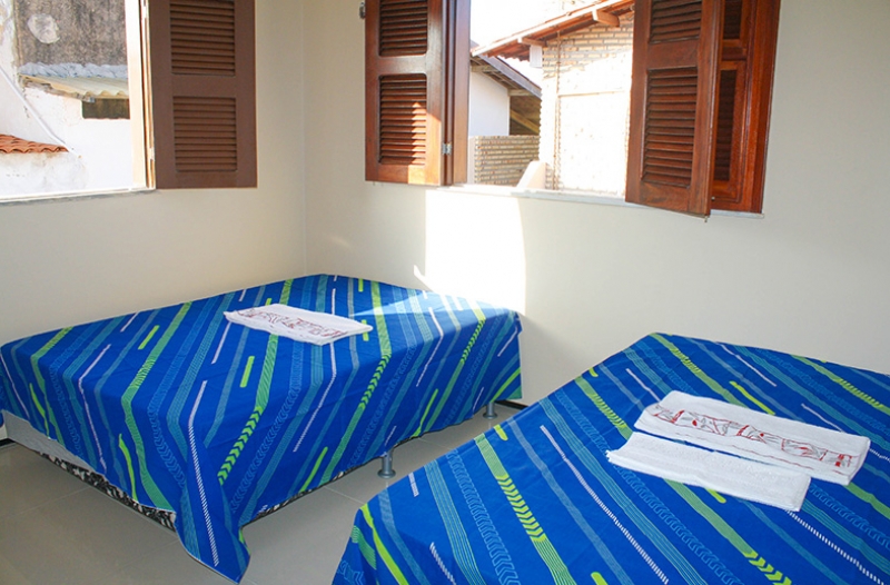 Quer relaxar a poucos km de Fortaleza? Praia do Presídio é o lugar! 2 diárias p/ casal + café em apto. com ar condicionado no Beach House Hotel por R$179