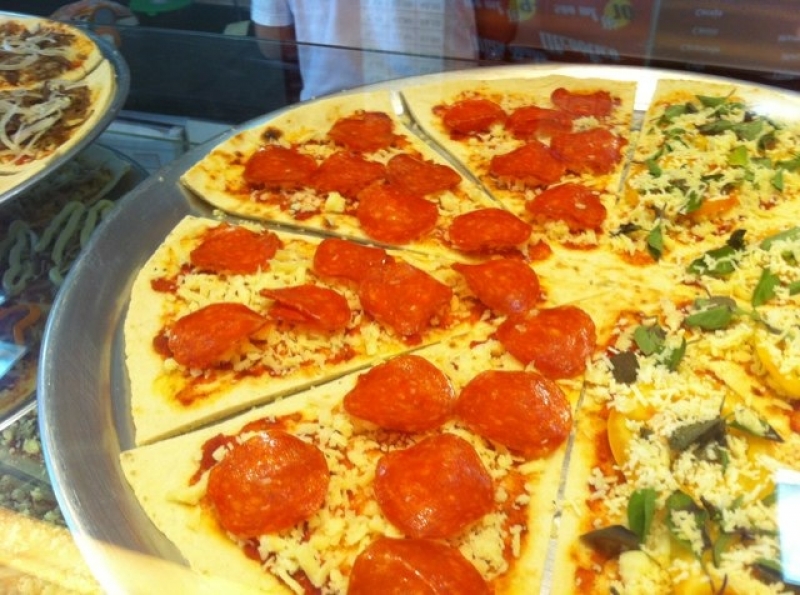 Delícia do tamanho da sua fome! Pizza grande (8 fatias) de até R$42,90 por R$13,90 no Shake Pizza Sul