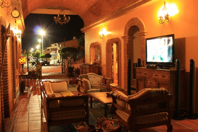 Excelente estrutura e a melhor localização de Canoa Quebrada! 2 diárias p/ casal (dom a sex) + café por R$220 na Pousada Presidente Hotel