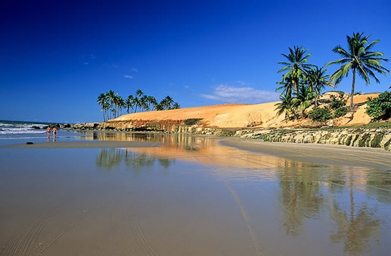 Renove as energias na praia da Lagoinha, uma das mais belas do Ceará! 2 diárias para casal e 1 criança de até 7 anos por R$189,90