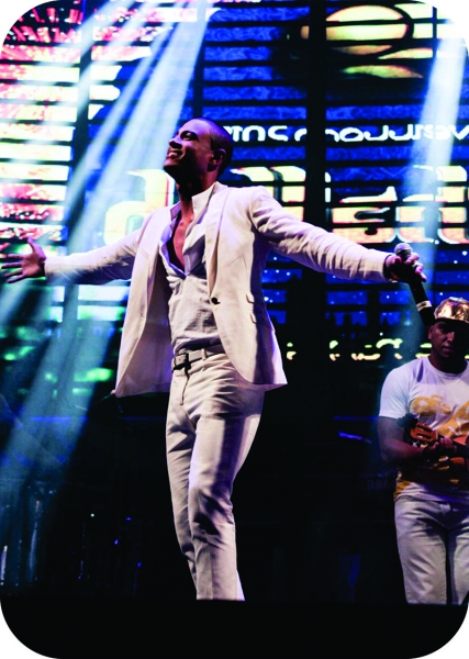 Leve o samba e o carisma do finalista do The Voice ao seu evento! Show de Romero Ribeiro e Banda (2h) por R$6.000