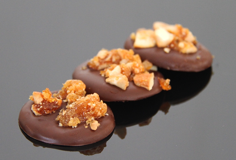 Faça sucesso na sua festa com os melhores doces da cidade! 2 opções de pacote com 250 Chocolates Belga da Sucré por R$325