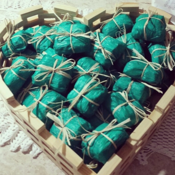 Sugestão deliciosa para as suas festas e confraternizações! 30 palhas italianas embaladas em papel crepom e fitas coloridas da Bella Palha por R$49,90