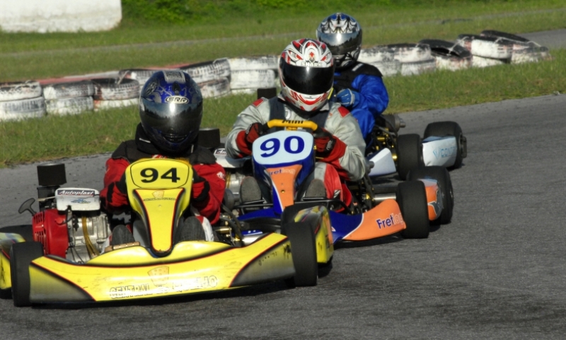 Velocidade, adrenalina e emoção em uma só competição! Corrida de kart no Kartódromo Profissional do Ceará por R$70 