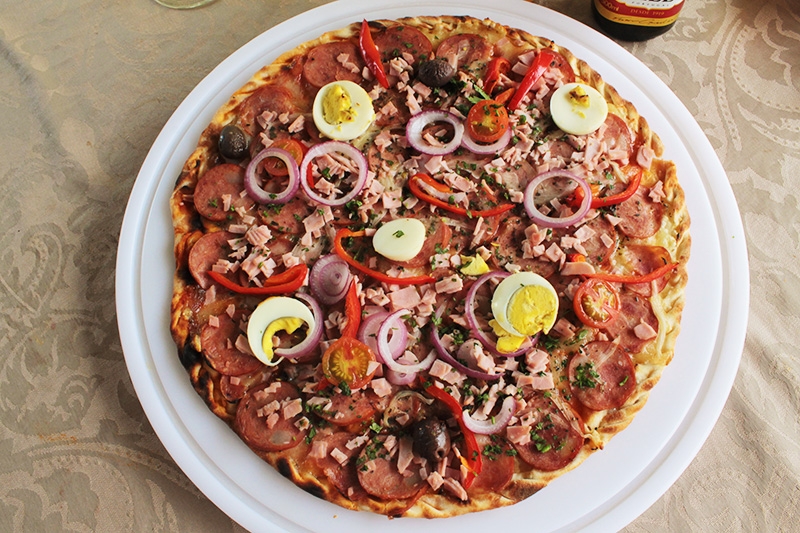 Sua confraternização no novo e sofisticado Piaf Contemporâneo! Rodízio de Pizza para 20 pessoas + água sem gás + refrigerante + Torta de R$800 por R$499