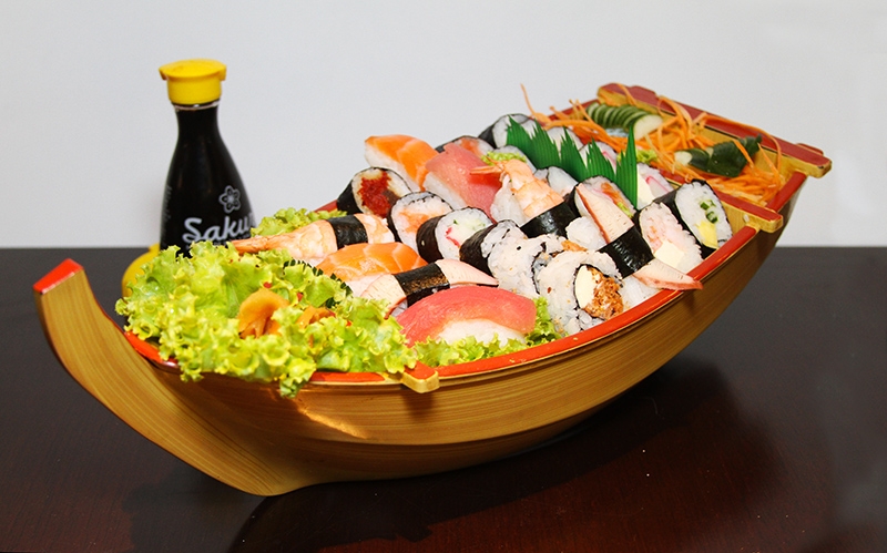 Combinado de 24 peças de sushi de R$49,90 por R$24,95