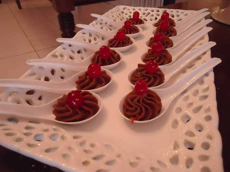 300 chocolates personalizados de R$450 por R$180