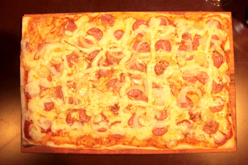 O verdadeiro sabor italiano! 1 Pizza gigante (8 fatias) no Empório e Restaurante Gustiamo de R$43 por R$29,90. Serve até 03 pessoas!