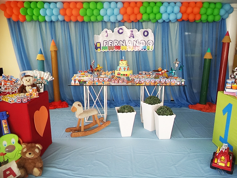 Festa infantil completa para 60 pessoas com Espaço Físico + Salgados + Doces + Jantar + Bebidas + Brinquedos + Decoração por R$1.554 em até 12x*