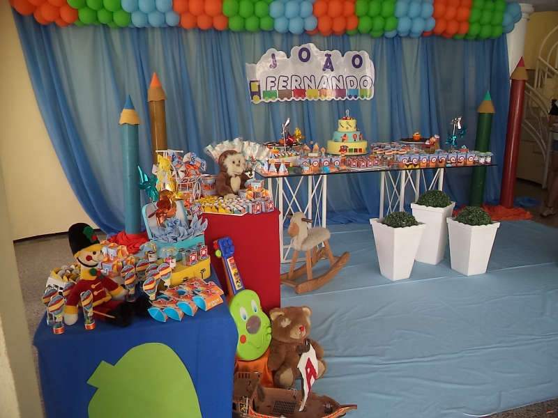 Festa infantil completa para 60 pessoas com Espaço Físico + Salgados + Doces + Jantar + Bebidas + Brinquedos + Decoração por R$1.554 em até 12x*