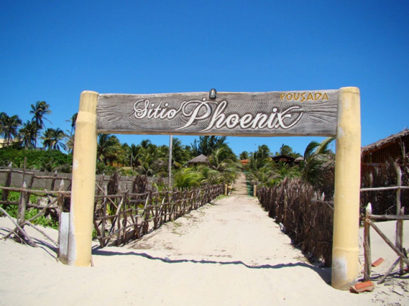 Aproveite a temporada dos ventos na belíssima Praia do Preá! 2 diárias para casal com café da manhã por R$249 no Sítio Phoenix