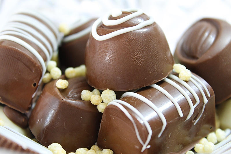 Delícias da Verônica Chocolates Finos! 60 Chocolates trufados + 40 Chocolates decorados por R$34,90