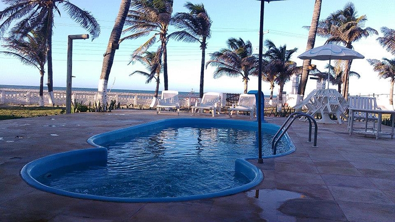 Casa de luxo em frente ao mar de Flecheiras! 2 diárias para até 20 pessoas em casa com 6 suítes com ar condicionado por R$2400 no Condado da Praia