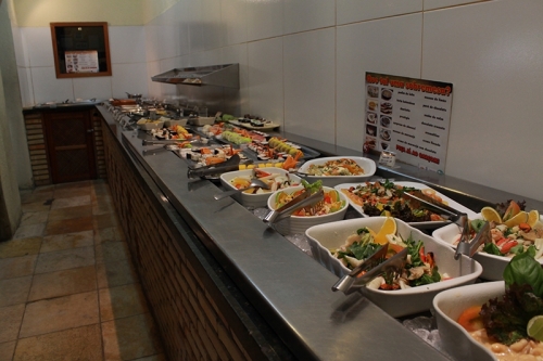 Almoço com qualidade e um preço especial! Buffet de Almoço (500g) e Refrigerante à vontade no Wasabi ou Italy Ristorante por apenas R$14,90