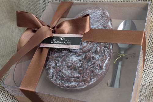 Ovo de Brownie (350g) embalado na caixa com colher descartável metalizada por R$32,90
