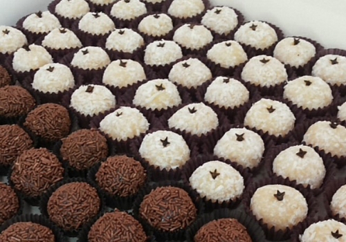 01 Bolo Naked Cake + 20 mini cupcakes de R$180 por R$110