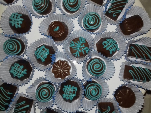 50 Chocolates Finos ao Leite e Personalizados por R$20