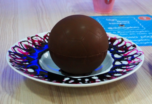 Bola de Chocolate Surpresa OU Sonho Gelato por apenas R$10