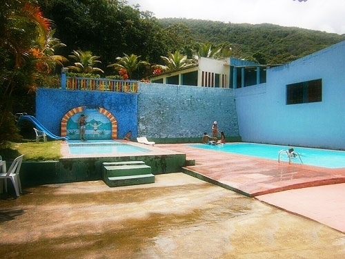 Oferta especial de férias em Guaramiranga! 2 diárias para 2 pessoas e 1 criança + café da manhã por R$275 no Gruta Hotel de Serra