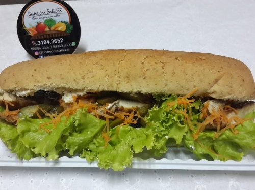 Bistrô das Saladas levando a melhor comida para você! Sanduíche de Frango Light ou Steak + Chutney de manga + Suco de Goiaba por R$19,90