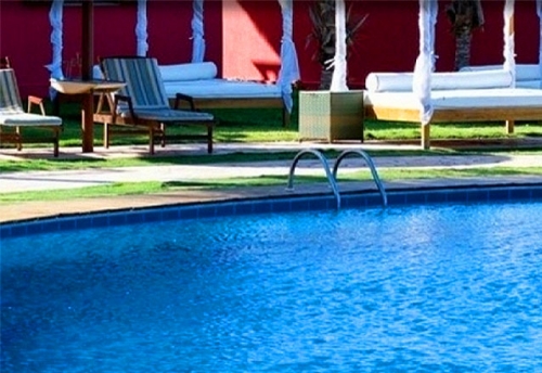 O luxuoso Hotel Long Beach, em Canoa Quebrada! 2 diárias em apartamento Standard para 2 pessoas + café da manhã por R$260. Finais de semana de 2016 esgotados!