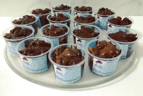30 Mini Brownies (tamanho da forma 3,5 cm X 3,5 cm) de R$45 por R$29,90