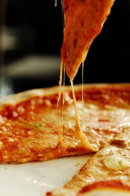 Tradição, sabor e qualidade na Officina della Pizza! Pizza Grande (8 fatias) sabores Tradicionais ou Especiais de até R$45,85 por R$22,99