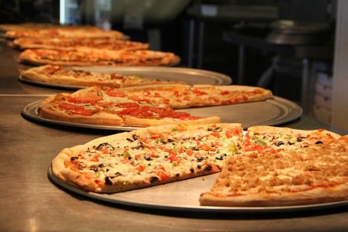 Tradição, sabor e qualidade na Officina della Pizza! Pizza Grande (8 fatias) sabores Tradicionais ou Especiais de até R$45,85 por R$22,99