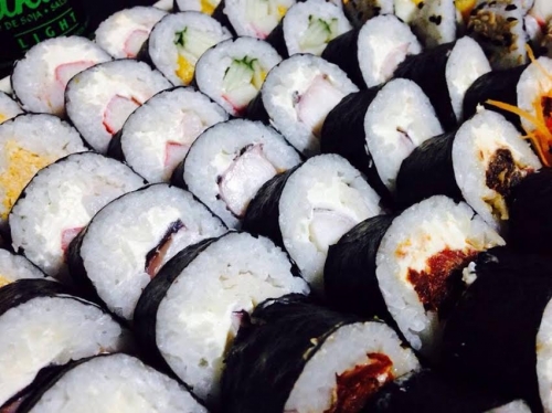 Para você que ama um bom combinado de sushi, temos o certo! Combinado de 20 peças de Sushi por R$25,50 no Sushi de Fátima. Válido para Delivery!
