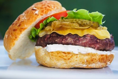 Artesanal, suculento e maravilhoso! 01 Hambúrguer Sidney por apenas R$9,99 no Austrália Burger and Soup (Truck Ville)