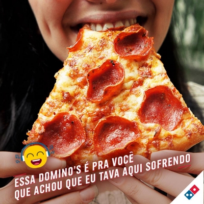 Acesse o aplicativo do Barato Coletivo e aproveite esta oferta irresistível! 01 Pizza Brotinho (pizza individual de 4 fatias) na Domino's por R$8,50