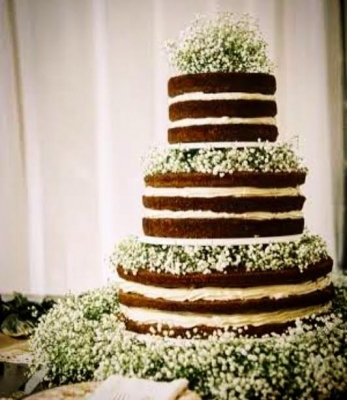 Naked Cake de 1 andar para 20 pessoas + 20 bem casados de R$160 por R$120