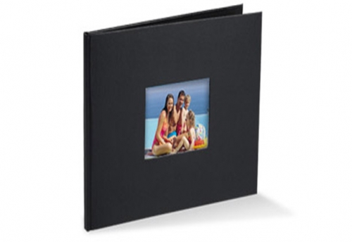 Lembrança especial dos seus momentos! Photo Book Premium de 21,2cm x 30cm, 20 páginas, com 9 opções de capas, impressão em papel couché e até 80 fotos por R$39,90