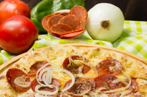 Pizza todo mundo ama, ainda mais quando é saudável! Pizza com 08 fatias (sem lactose) por apenas R$25,90 na Saporito Pizzas