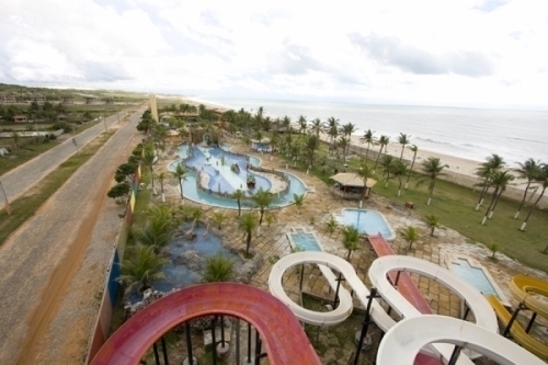 Hospedagem com diversão no Yatacaranha Hotel de Praia! 2 diárias com café da manhã para 2 adultos e até 2 crianças + Acesso ao Ytacaranha Park por R$299