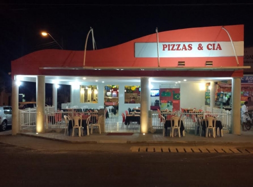 Jantar completo! Rodízio de Pizzas + Buffet de Saladas + Sobremesas + Água e Refrigerante a vontade no Pizzas & Cia por R$19,90